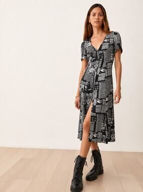 Reformation Locklin Midi Button Front Dress in Zine Newsprint Size 4